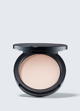 Double Wear Stay-in-Place Matte Powder Veil